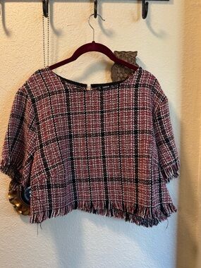 SHEIN Red Black Plaid Fringe Boxy Crop Top